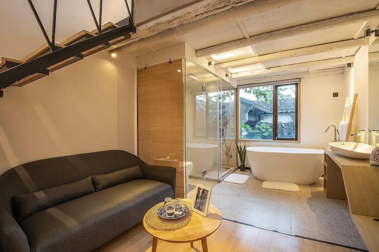 Sunshine Art Studio Homestay In The Alley Suzhou